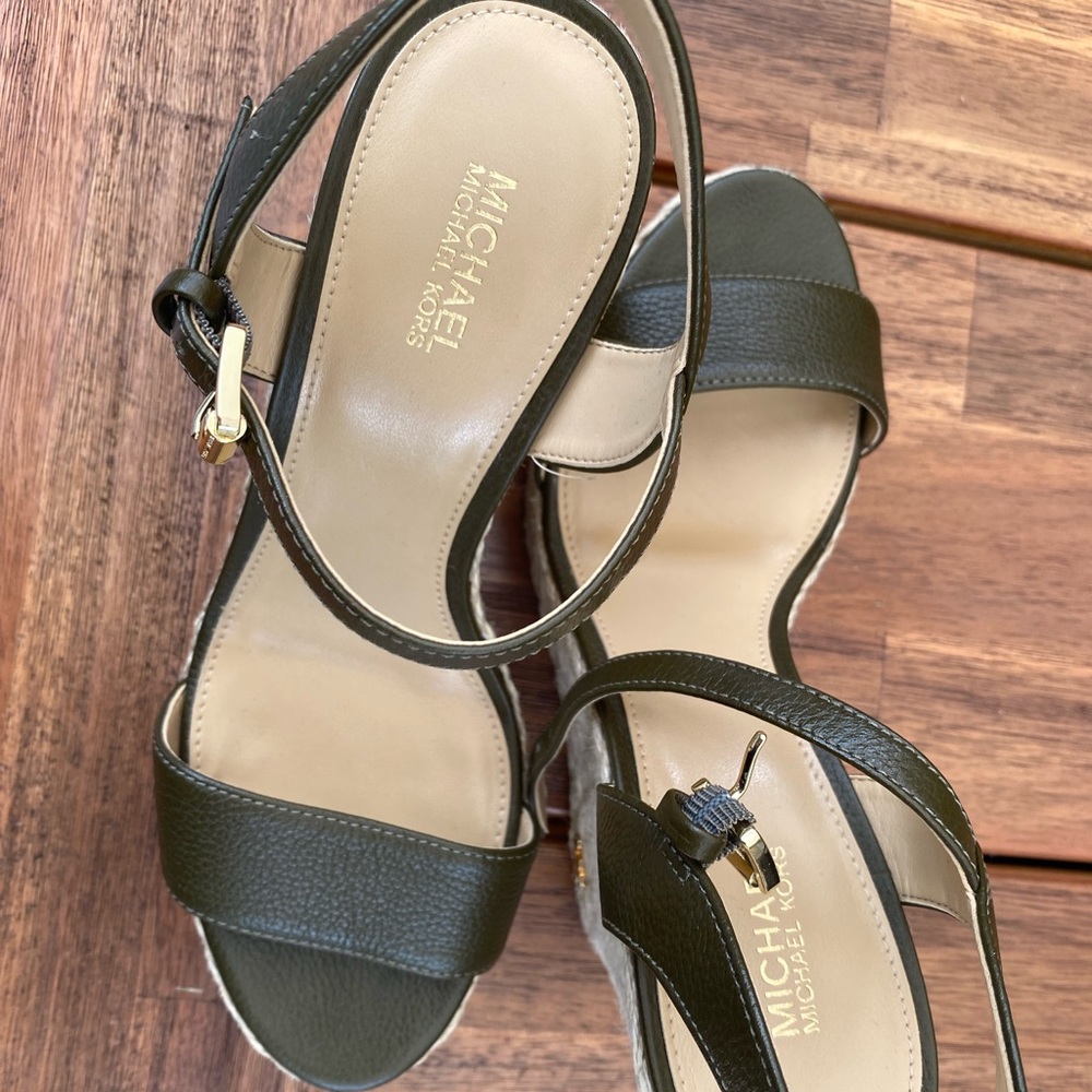 Sandals - Picture 5 of 5